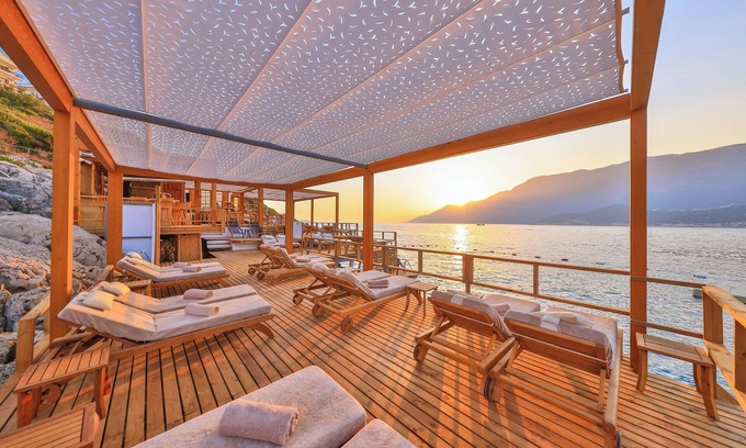 Kas Hotel | Casa Bi Otel: Ocean View Bliss with Pool and Dining