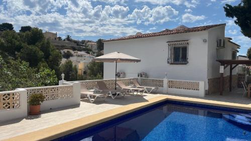 La Canuta Apartment | Exquisite Casa Biamar: Oceanfront Haven with Pool