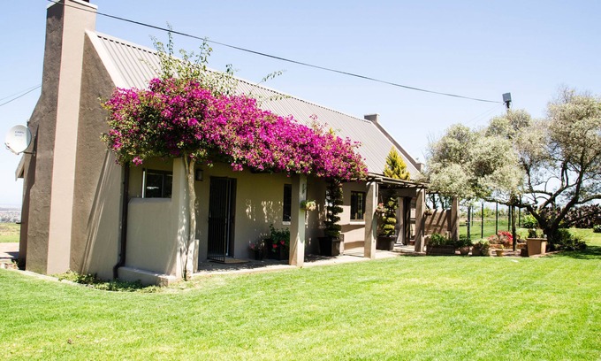 Trawal Cottage | Discover CASA BIANCA at Lavinia Lifestyle with Oceanfront Spa