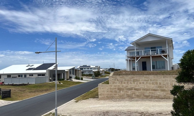 Cape Jaffa House | Casa Bianca - Breathtaking Ocean and Harbour Views Await
