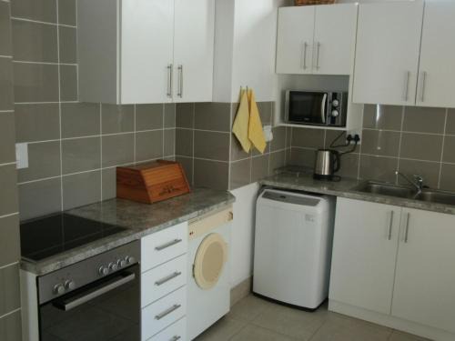 Montagu Apartment | Pet-Friendly Escape at Casa Bianco - Guest Rated 9.5/10