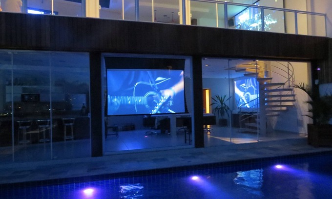 Sao Roque House | Elegant Casa Blanca Mansion with Pool and Spa Retreat