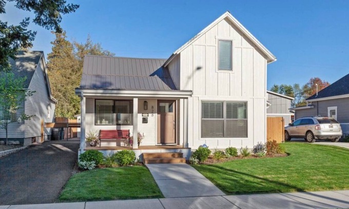 Garden District House | Casa Blanca - Ideal Spot Near Midtown & Downtown!