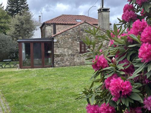 Boimorto House | Relax at Casa Boado: Oceanfront with Pool & Family Amenities