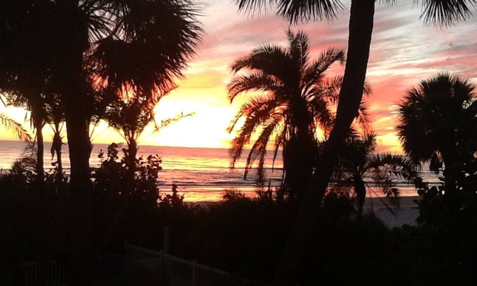 Redington Beach Villa | Discover Casa Bonita: Iconic Villa with Pool & Spas