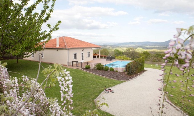 Vilamelle House | Experience Casa Borlas: Oceanfront Retreat with Top Amenities