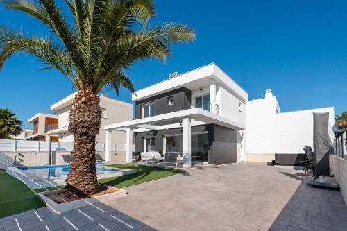 Puerto Marino Villa | Casa Bos Palm Tree Villa with Pool