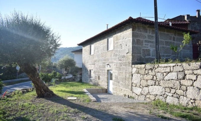 Vilar House | Discover Casa Botica de Vilar: Spa & Lake View Retreat
