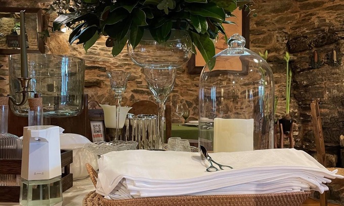 Dombodan House | Inviting Casa Brandariz: Spa, Restaurant & Family Amenities