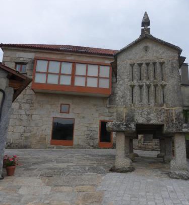 Gondomar House | Casa Bravo: Family-Friendly Retreat with Hot Tub & Breakfast
