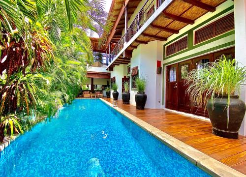 Granada Bed & Breakfast | Top-Rated Casa Bubu Guest House with Pool & Breakfast