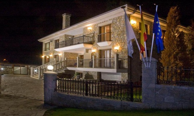 Fazouro House | Pet-Friendly Retreat at Casa Buda Conors with Ocean Views