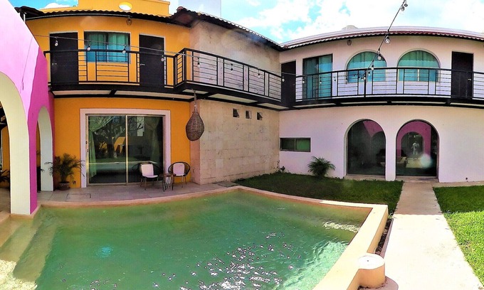 Xcumpich House | CASA BUGAMBILIAS: Ideal 12-Bedroom Retreat in Mérida