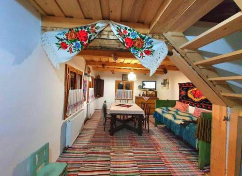 Galautas House | Top-Rated Casa Bunicii: Oceanfront Getaway with Hot Tub