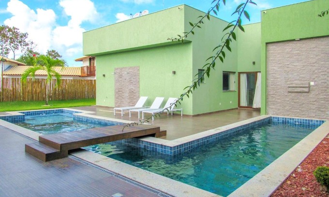 Itacimirim House | Discover Casa with Pool and Family Amenities in Camacari