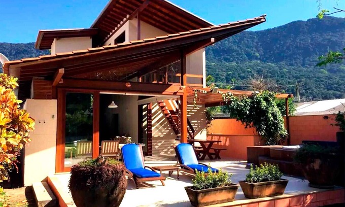Guaeca House | Pet-Friendly Casa with Ocean View, Spa & Hot Tub in Guaecá