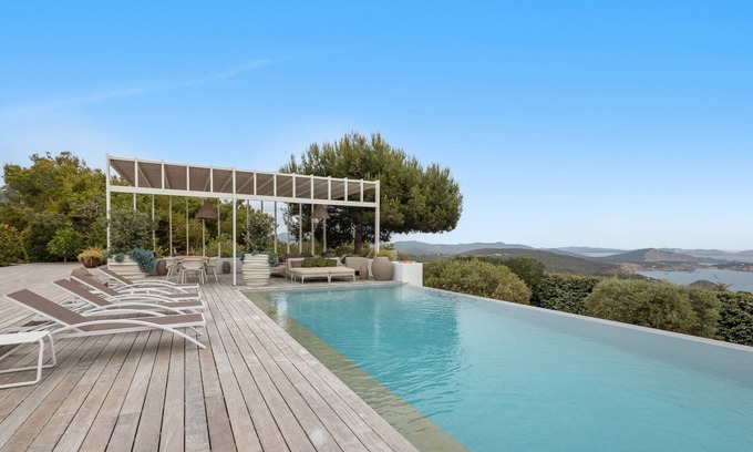 Sant Josep de sa Talaia Villa | Casa Cayama with sea views, Wi-Fi and air conditioning