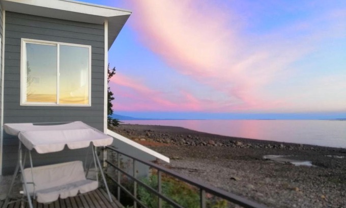 Lenca House | Cozy Casa Cabaña frente al Mar: Pet & Child Friendly Stay