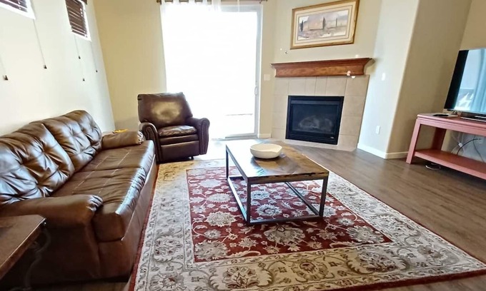 Rio Rancho House | Pet-Friendly Casa Cabezon: Guest Rated 9.8 with Spa & Breakfast