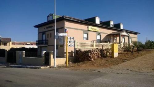 Villargordo del Cabriel House | Discover Casa Cabriel: Pet-Friendly Getaway with Breakfast