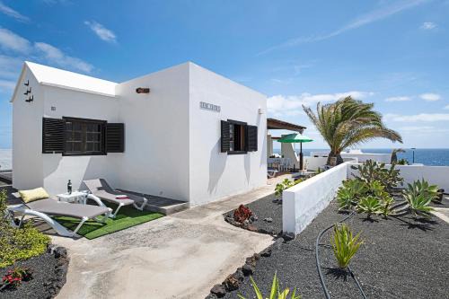 Charco del Palo House | Discover Casa Cactus: Your Next Relaxing Getaway