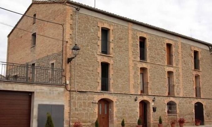 Pinell de Solsones Cottage | Unforgettable Stay at Casa Cal Fuster for 5 Guests