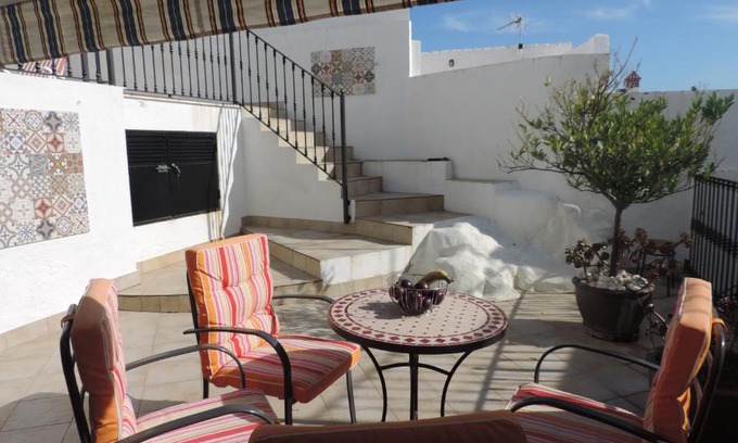 Olvera House | Discover Casa Cal y Sol: Oceanfront Oasis with Pool