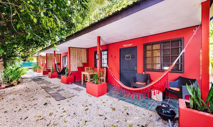Palm Beach Estates Apartment | Relaxing Oceanfront Cabina with Spa & Kitchen at Casa Camaleon