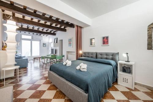 Parma City Centre Apartment | Artistic Arty Suite at Casa Camilla in Historic Center