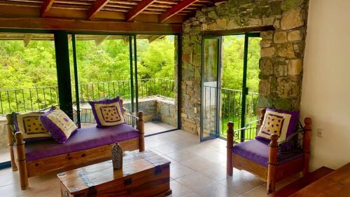 Xilitla Bed & Breakfast | Discover Casa Camino a las Pozas: Family-Friendly Retreat