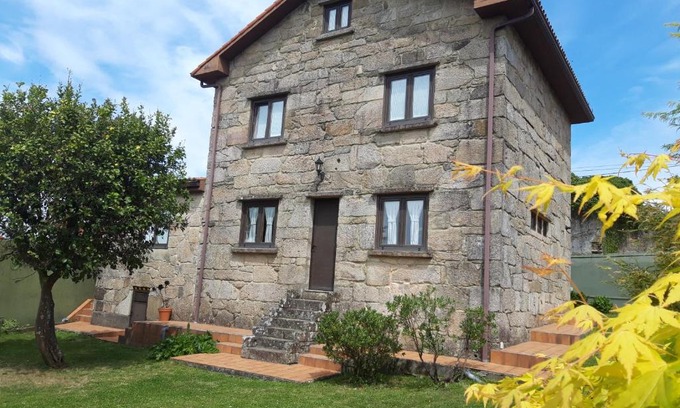 Ames House | Experience Casa Camino Santiago-Fisterra: Pet-Friendly Retreat