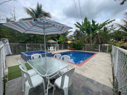 Bugalagrande House | Guest Rated 10/10: Casa Campestre El Encanto with Ocean View