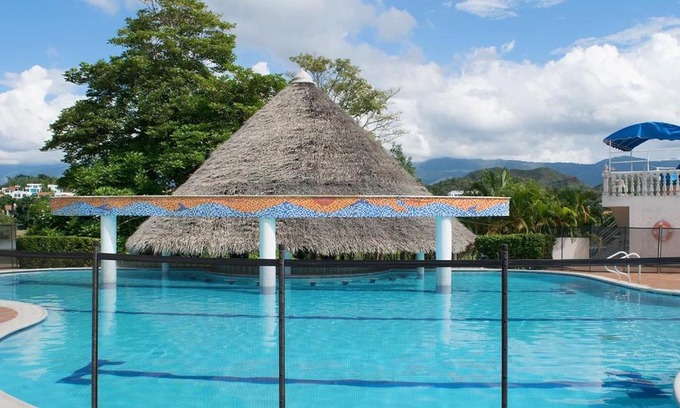Melgar Villa | Relax at Casa Campestre Hacienda la Estancia in Melgar