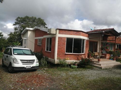 Circasia House | Explore Casa Campestre La Quinfalia: 10/10 Pet-Friendly Retreat