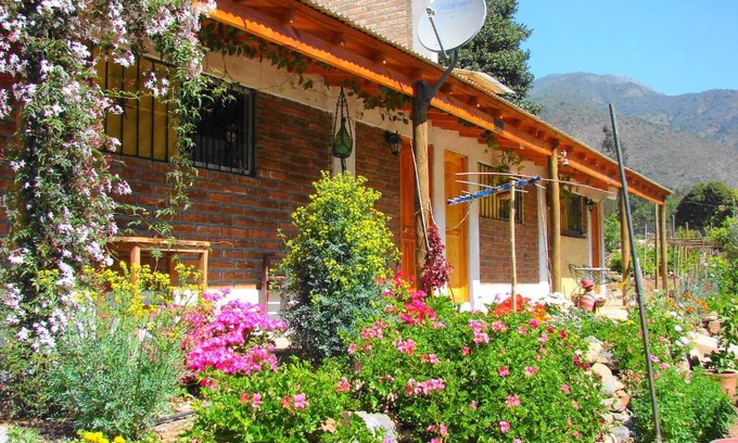 Olmue Cabin | Family-Friendly Casa Campo Los Olivos with Pool & Breakfast