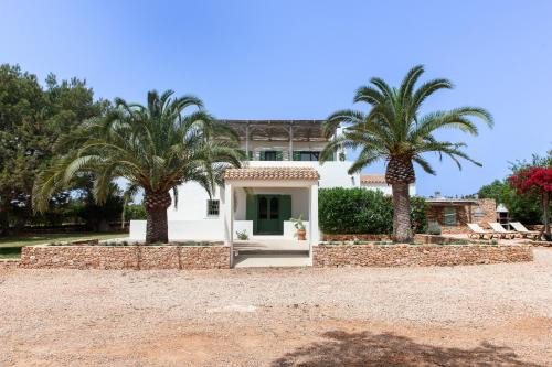 Formentera Villa | Elegant Casa Can Joan Guasch: Pet-Friendly with Pool