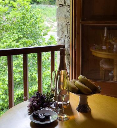 Rupit I Pruit House | Explore Casa Can Rufo de Rupit: Pool & Restaurant Oasis