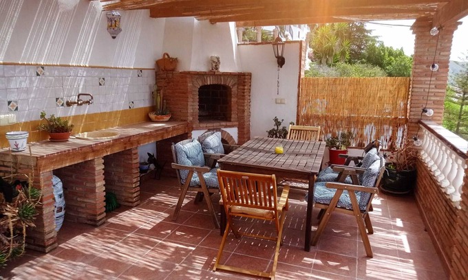 Canillas de Aceituno Apartment | Casa Canillas: Scenic Views and Ideal for Hikers