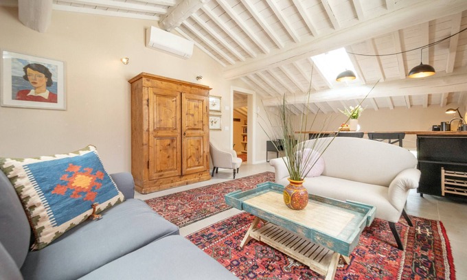 Lucca Historical Center Apartment | Casa Cantore: Family-Friendly Stay Near Historic Walls