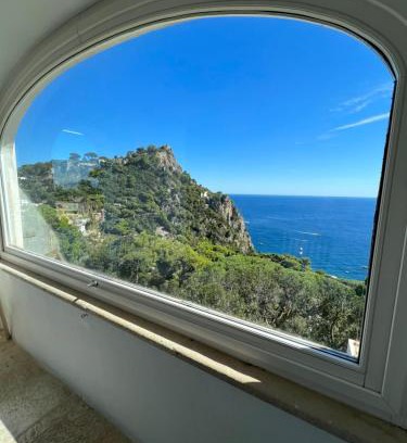 Marina Piccola Villa | Relaxing Getaway at Casa Capaianca with Spa & Breakfast