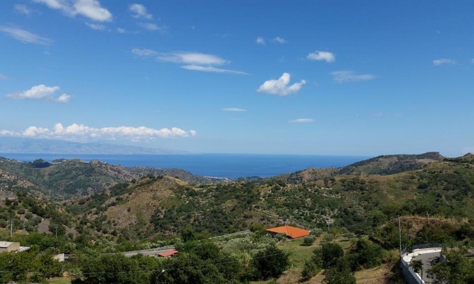 Limina House | Pet-Friendly Retreat: Casa Capitana with 10/10 Guest Ratings