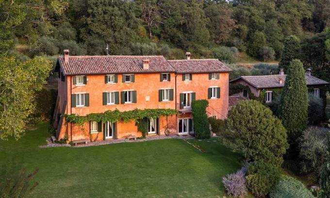 Bardolino Villa | Discover Casa Capitani: Lakefront Haven in Bardolino