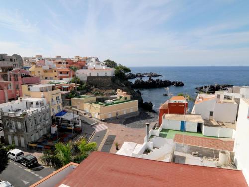 Alcala Apartment | Casa Caracola: Oceanfront Apartment for 4 with Breakfast