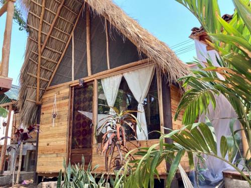 Granada House | Pet-Friendly Oasis with Spa and Top Reviews at Casa Caracola