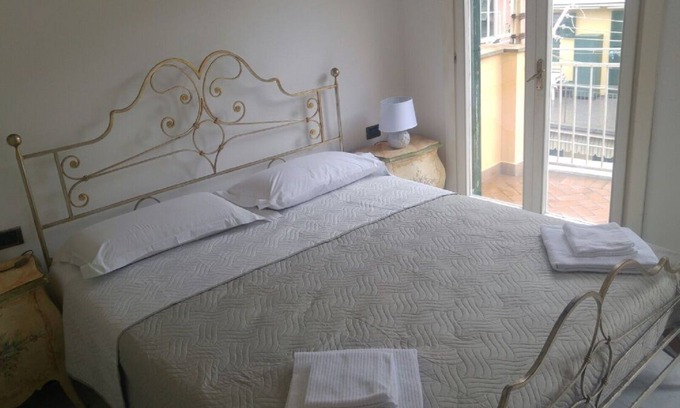 Vernazza House | Casa Carla: Private Home with Pool and Large Terrace