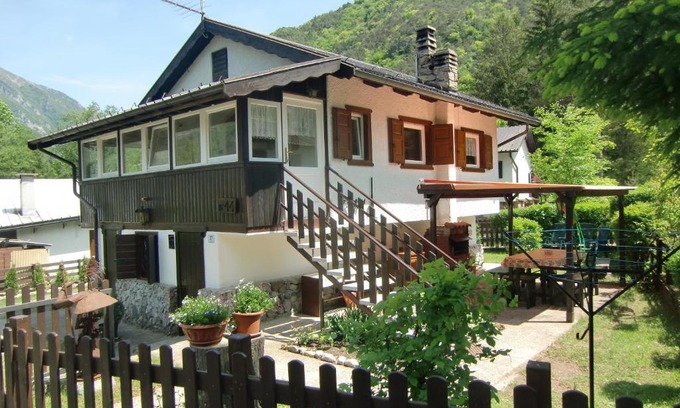 Val Maria-Pur House | Beautiful Casa Carla: Oceanfront Retreat with Pet-Friendly Vibes