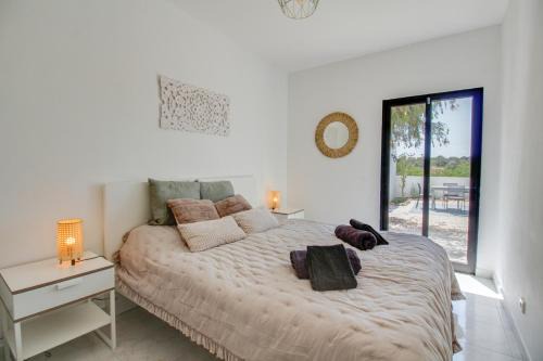 Silves Apartment | Relax at Casa Carla: 4-Star Hotel with Pool & Family Fun