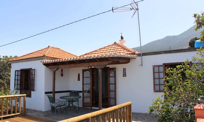 Las Manchas House | Casa Carmen: Ocean View Retreat in Spain, Rated 9.4/10