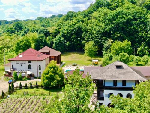 Turcinesti House | Inviting Casa Cartianu: Oceanfront with Pool & Pet-Friendly