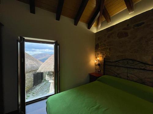 Piornedo Ski Chalet | Cozy Casa Casoa: Child-Friendly Retreat with Top Reviews